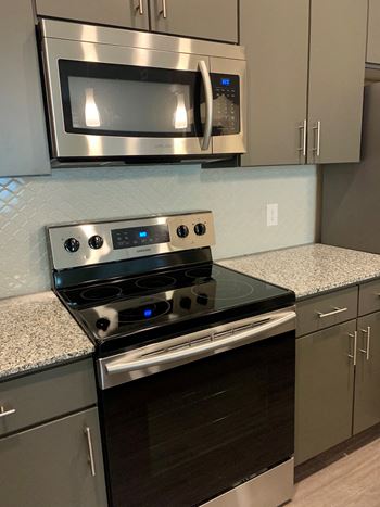 mela apartments oven